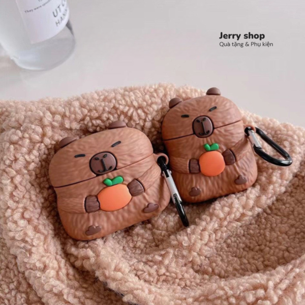 Case airpods Gấu nâu ôm cam