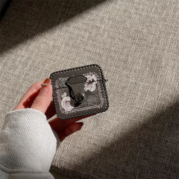 Case Airpods hoa hồng đen