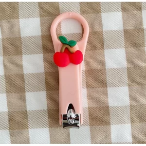 Bấm Móng Tay Hồng Cherry