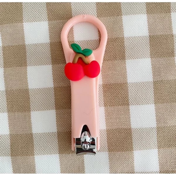 Bấm Móng Tay Hồng Cherry